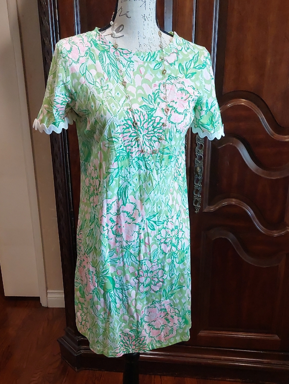 Lilly Pulitzer Cody Women's Size SMALL Lime Green Short Sleeve Dress